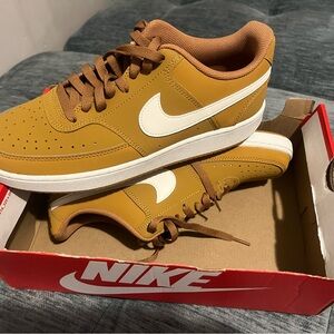 Nike Men's Brown and White Sneakers